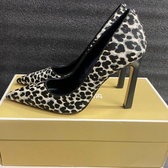 Michael Kors Women's Amara Pump - Picture 4 of 6